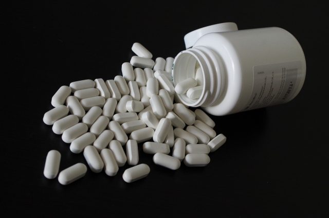 drug-seeking-behaviors-painkillers-opioids-heroin