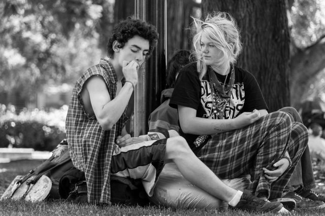 smoking-synthetic-marijuana-k2-spice-teenagers-young-adults-United-States