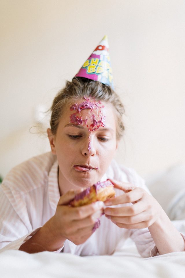obesity-compulsive-overeating-binging-food-overweight-healthy-diet